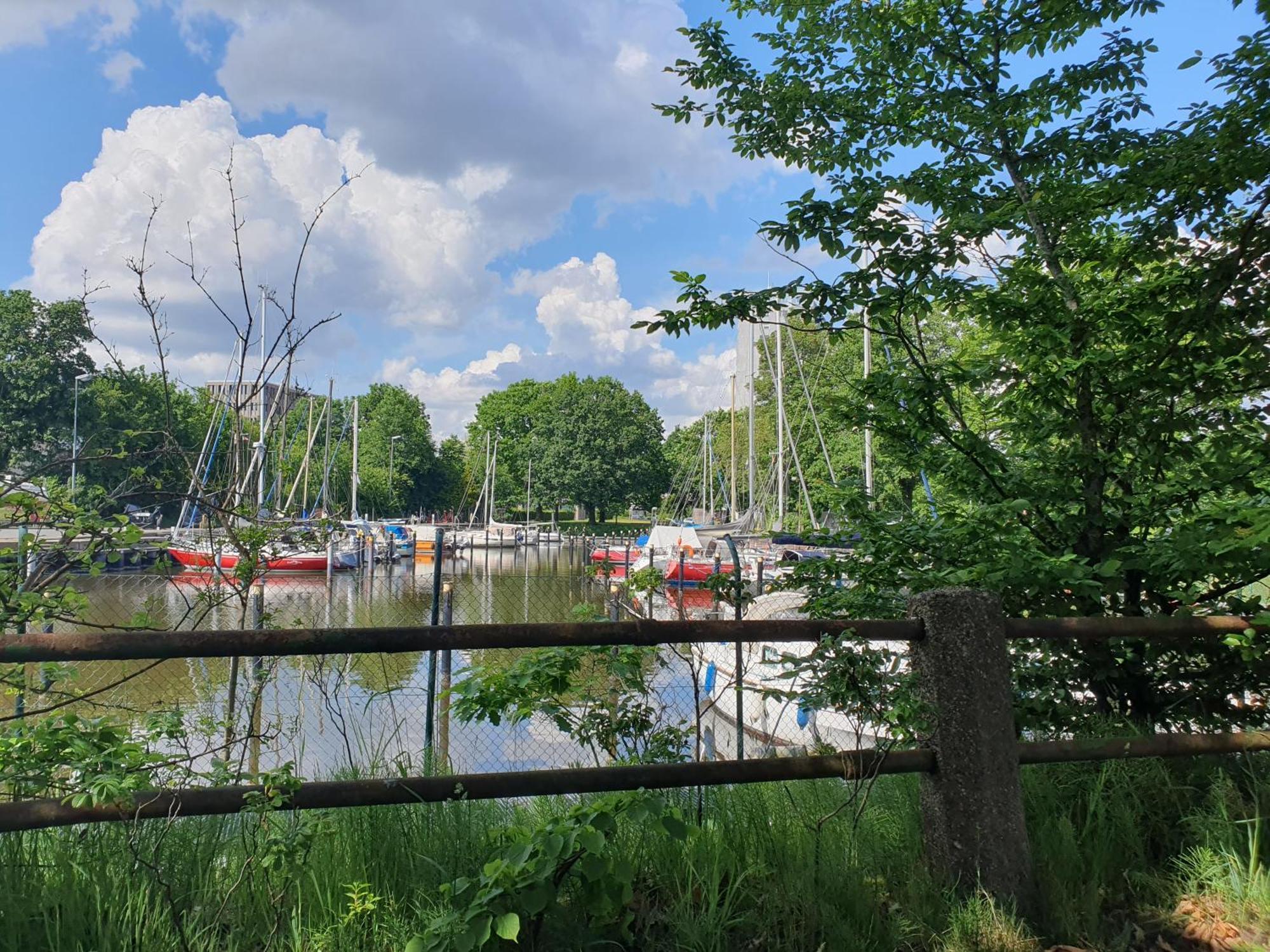 Ferienwohnung Moebeliertes Wohnen Auf Zeit Am Yachthafen Bremerhaven Exterior foto